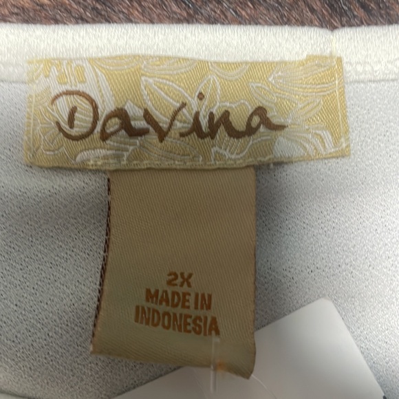 NWT Davina 2x cream, peekaboo, long sleeve blouse - Picture 5 of 5